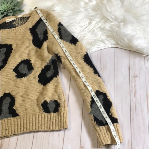 Sleeping On Snow leopard sweater size M - Picture 9 of 9